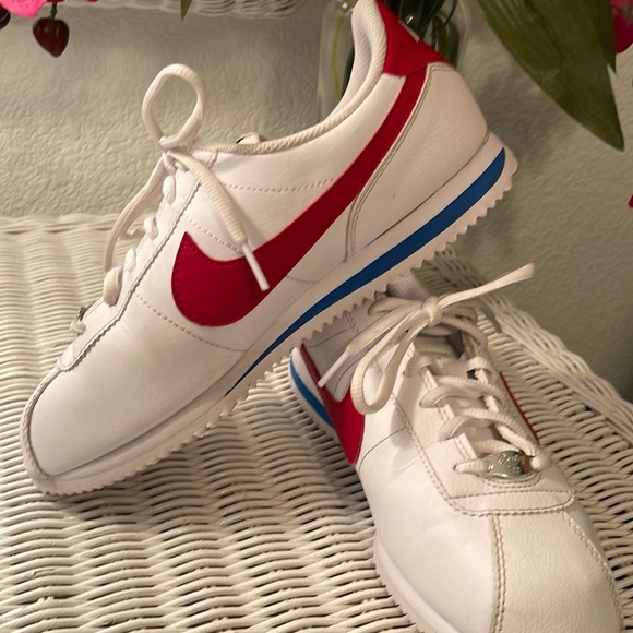Nike Shoes | Like New Nike Cortez Sneaker. Youth Size 7. Snowy White! Excellent Condition. | Color: Red/White | Size: 7b | Eileensfabfinds's Closet